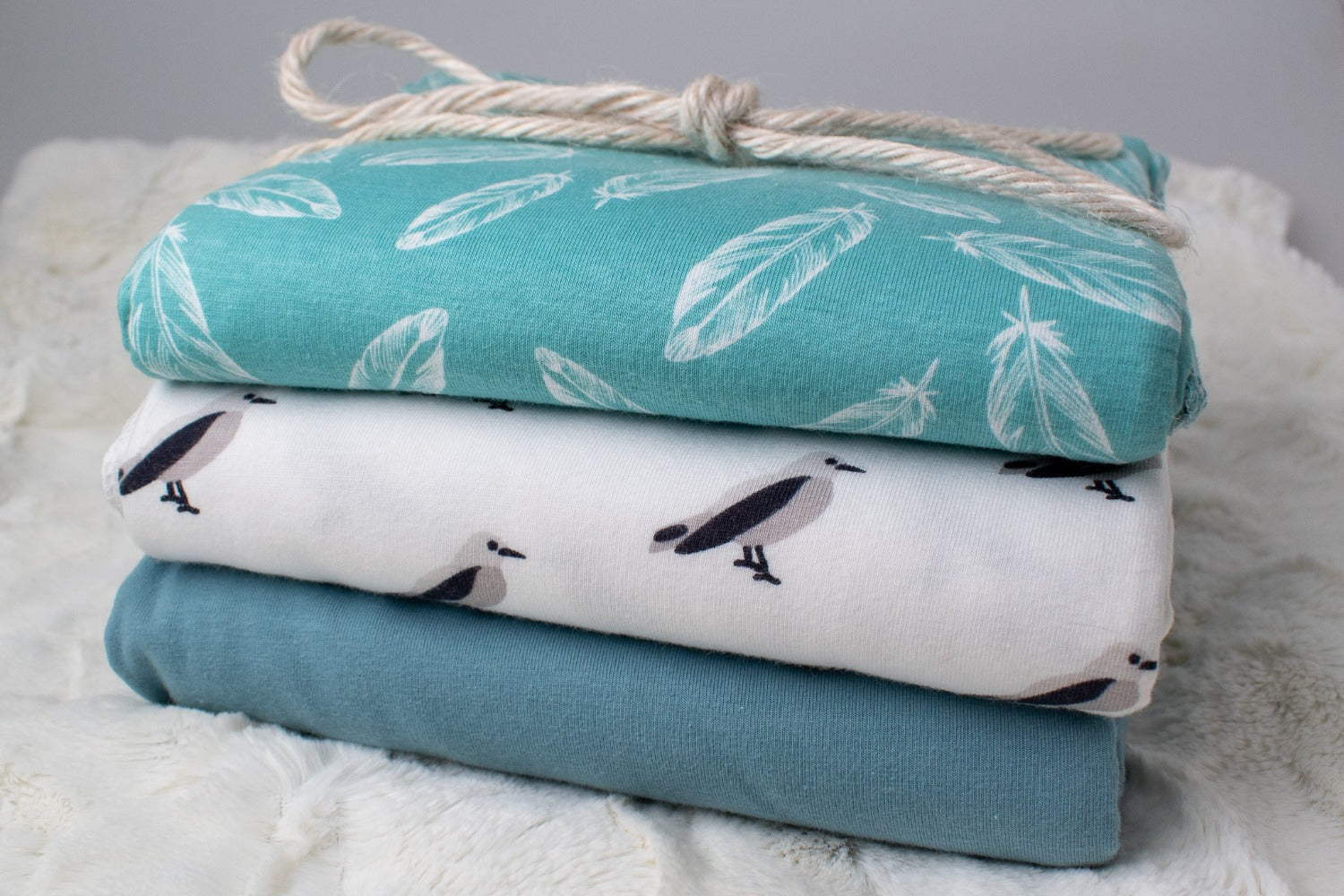 Bird & Feather Newborn Swaddle Set
